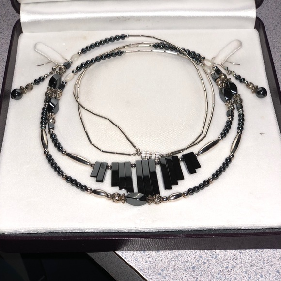 Hematite necklace and earring set - Picture 1 of 7